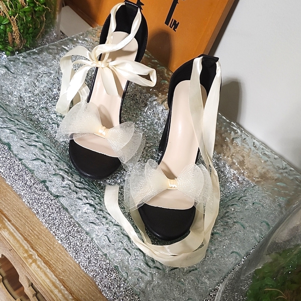Mesh bow strappy heels